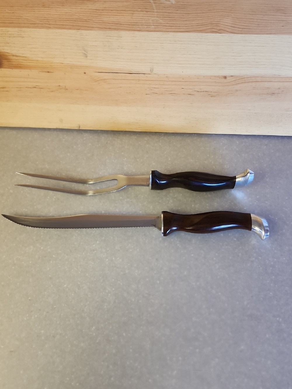 VTG. 1960 Cutco Deluxe, Carving Knife and Fork Set with Rose Wood Handles.☆☆☆